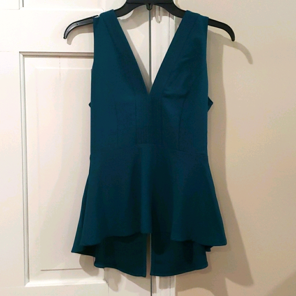 V neck peplum top